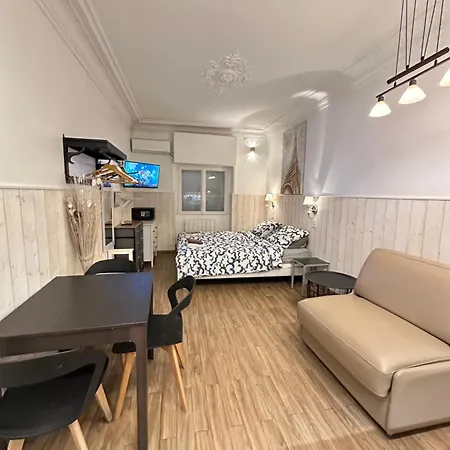 15 Ground Floor Apartman