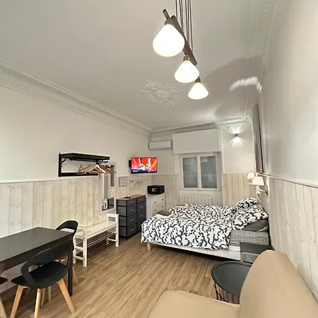 15 Ground Floor Apartment Paris