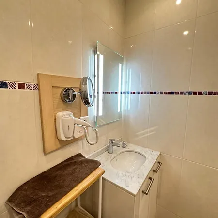 15 Ground Floor *