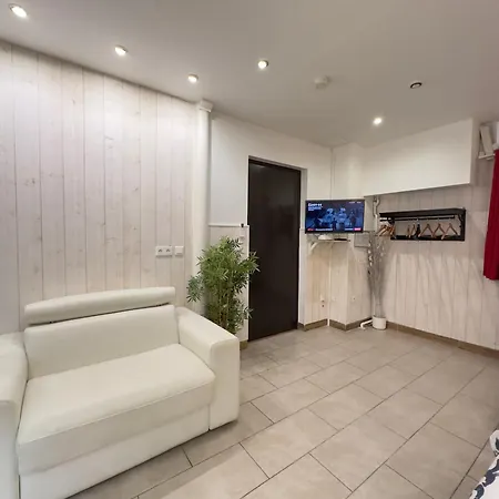 15 Ground Floor Apartment