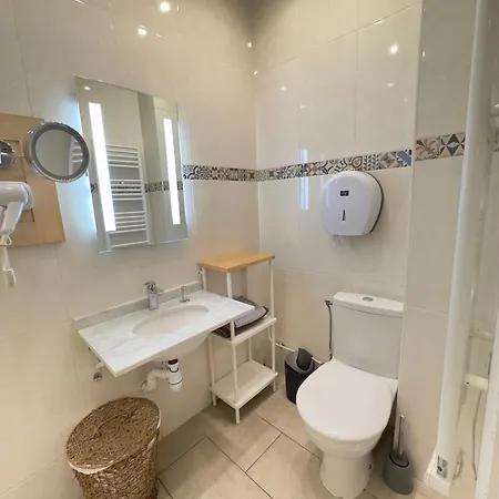 15 Ground Floor Apartment Paris