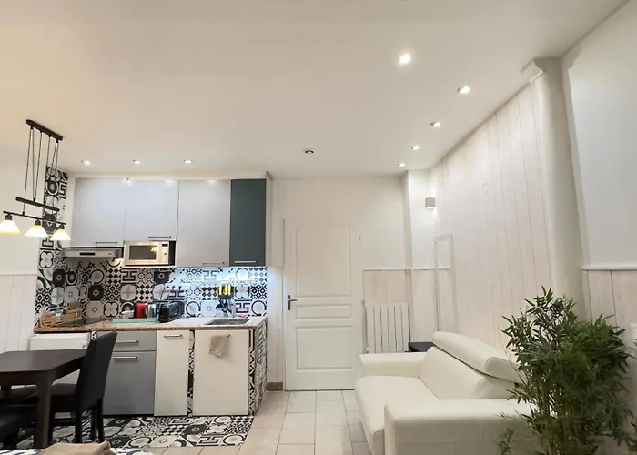 15 Ground Floor * Париж