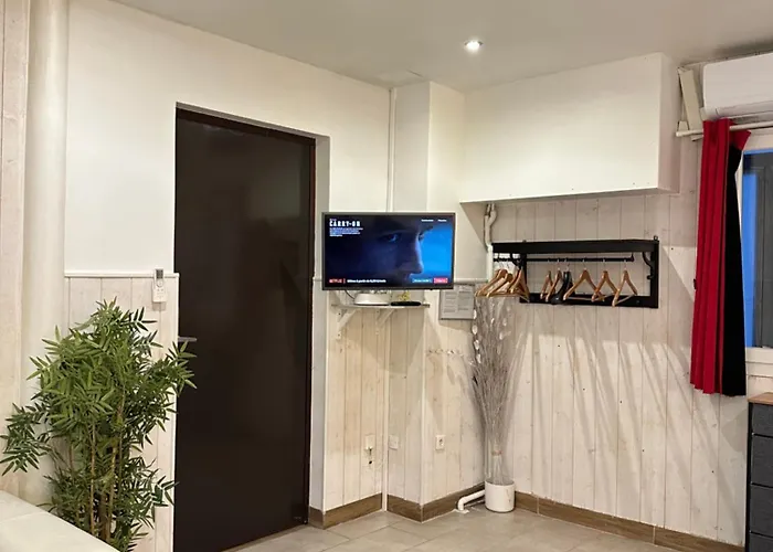 15 Ground Floor Апартаменты *