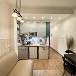 15 Ground Floor Daire Paris
