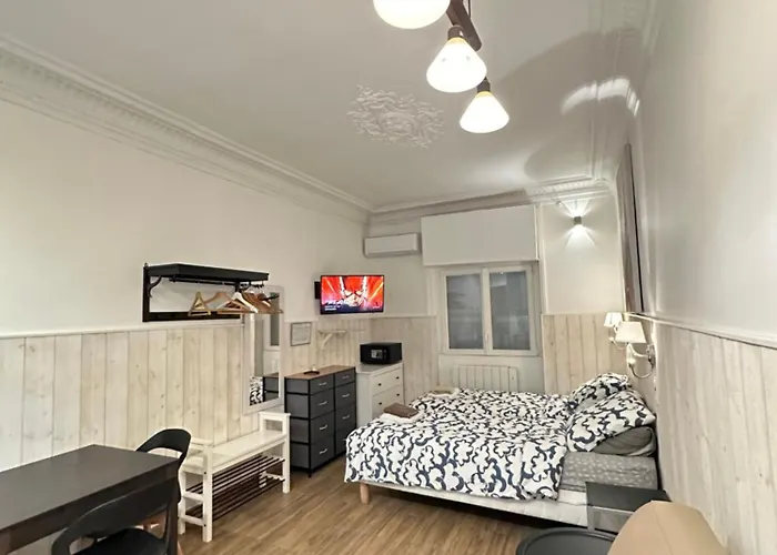 15 Ground Floor Apartment Paris
