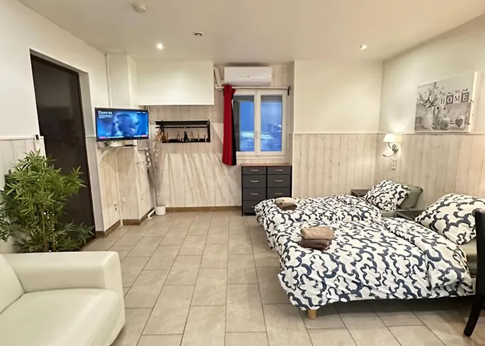 15 Ground Floor Apartment Paris